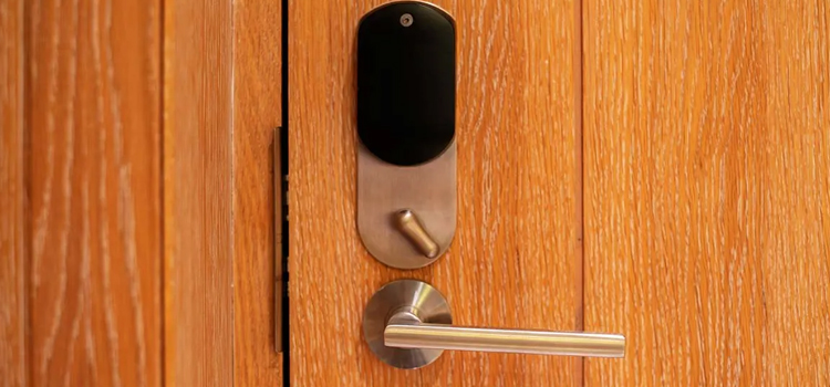 Automatic Locking Door Knob Ramona